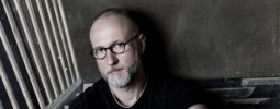 Před Foo Fighters v Praze vystoupí Bob Mould